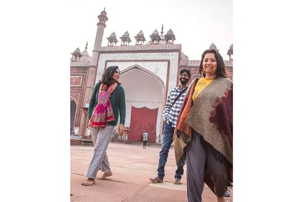 Unveiling Agra's Mughal Splendor: A Historical City Walk