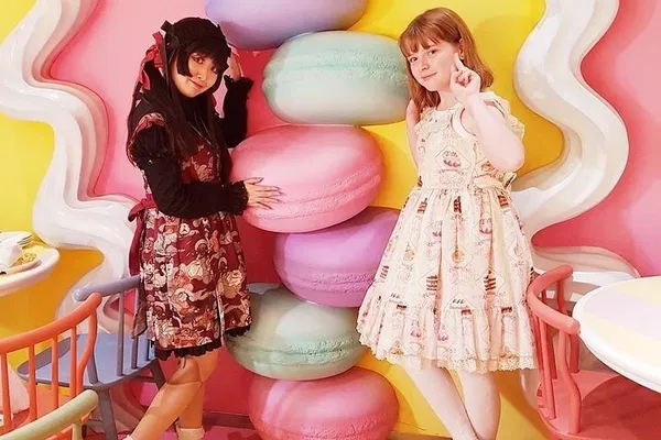 Step into Harajuku's Kawaii World: A Personalized Fashion Tour!
