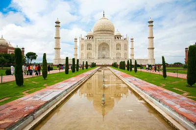 Unveiling Agra's Majesty: A Luxurious Overnight Taj Mahal Journey