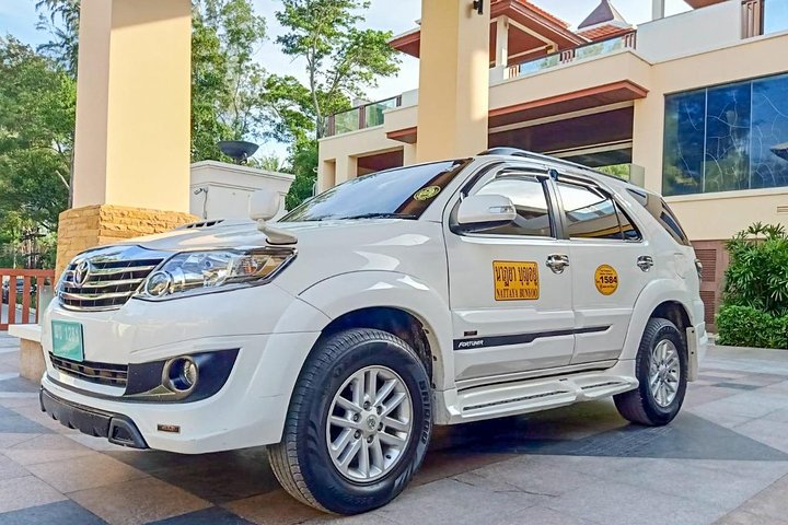 Effortless Phuket Airport Transfer to Laguna Beach: Your Local Expert Awaits
