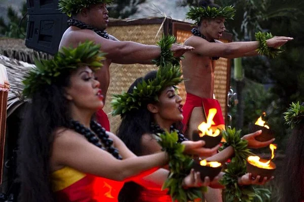 Aloha Kai Luau: Dinner, Show & Sea Views