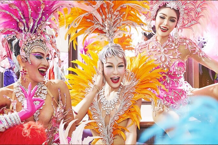 Simon Cabaret Phuket: A Spectacular Night of Thai Showmanship