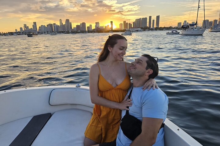 Miami Private Boat Tour: See City Lights & Homes!