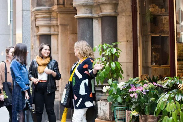 Uncover Melbourne's Hidden Alleys: A Walking Tour of Lanes and Arcades