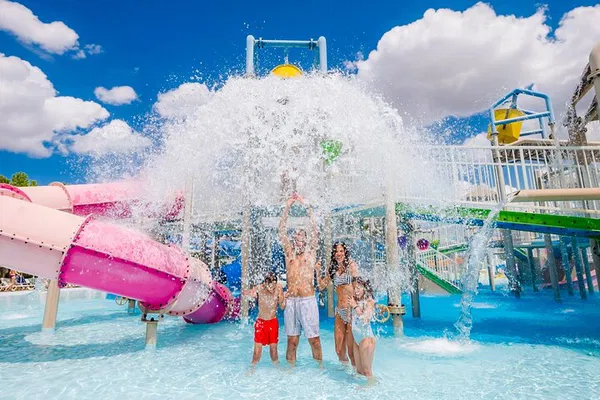 Parque Warner Beach: Madrid Water Park Thrills!