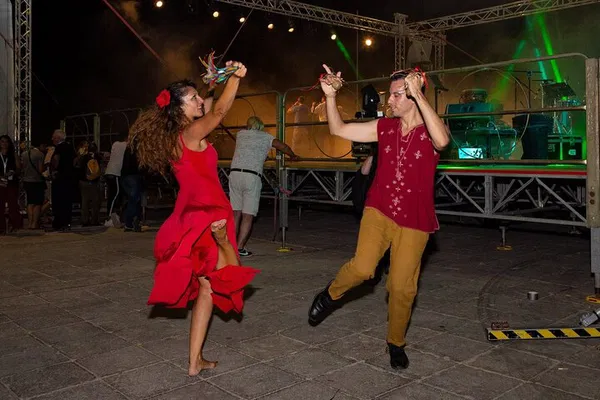 Unleash Your Inner Dancer: Traditional Tarantella Lesson in Naples!