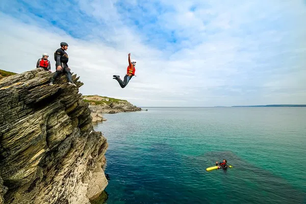 Newquay Coasteering: Explore Caves & Cliffs!