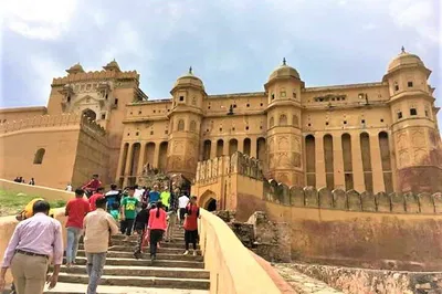 Unveiling India's Majesty: A Luxurious Golden Triangle Odyssey