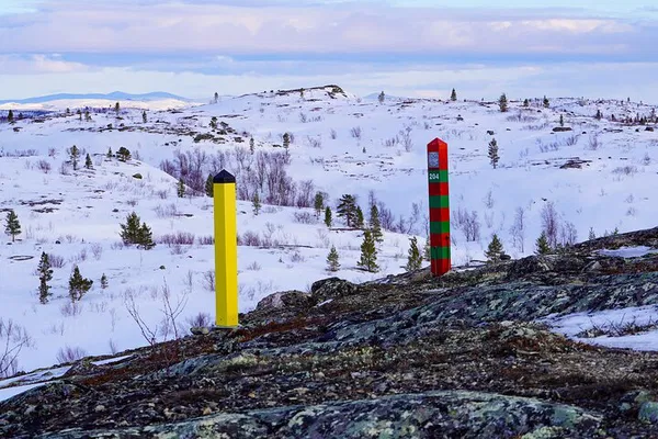 Snowshoe Norway-Russia Border: Kirkenes Arctic Hike