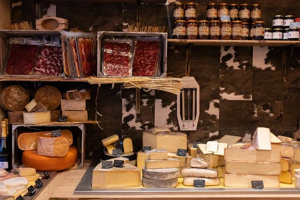 Bordeaux Culinary History: A Gourmet Walking Adventure