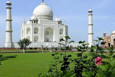 Taj Mahal Day Trip: Delhi to Agra by Gatiman Express