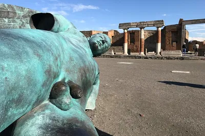 Unlock Pompeii's Secrets: Seamless Naples-Sorrento/Positano Transfer