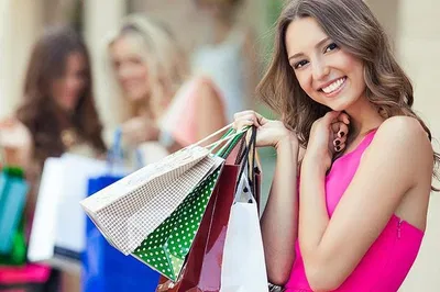 Rome's Elite Shopping Spree: A VIP Fashion Experience