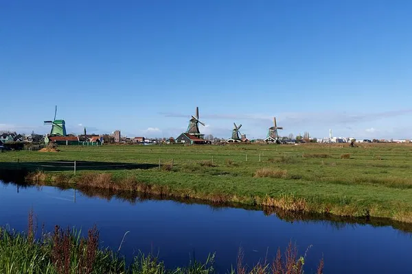 Windmills, Volendam & Marken Day Tour (Small Group)