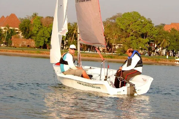 Conquer Goa's Waves: Learn to Sail at Bambolim Beach!