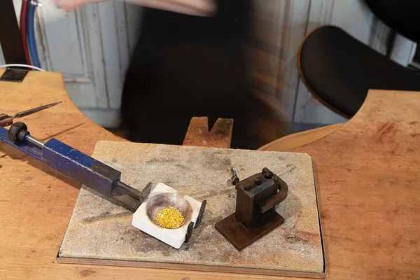 Antwerp Jewelry Tour: Designer Ateliers & DIVA Insights