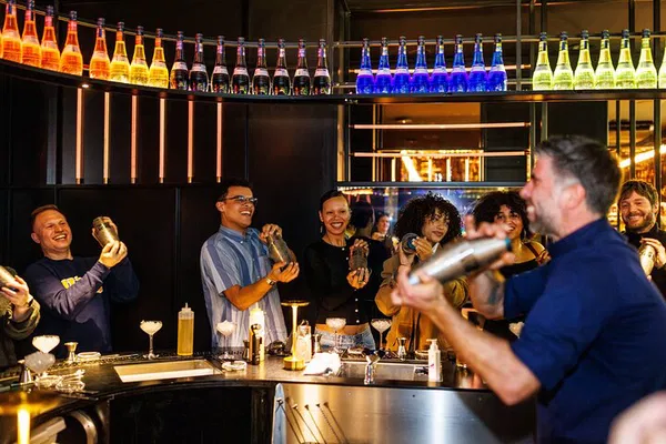 Amsterdam: Cocktail Workshop & Bols Experience!