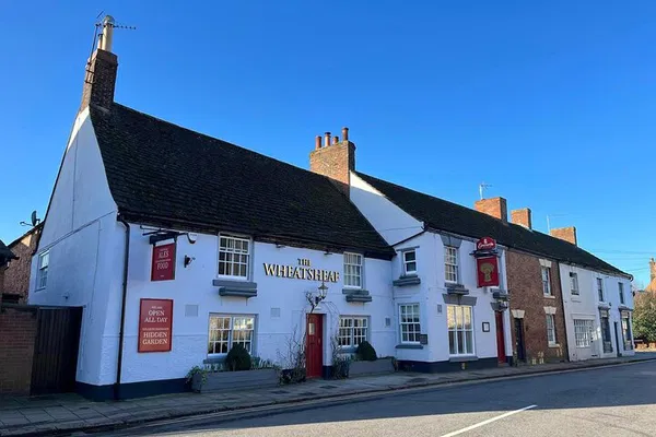 Uncover Oakham's Hidden Gems: A Private Pub & History Walking Tour