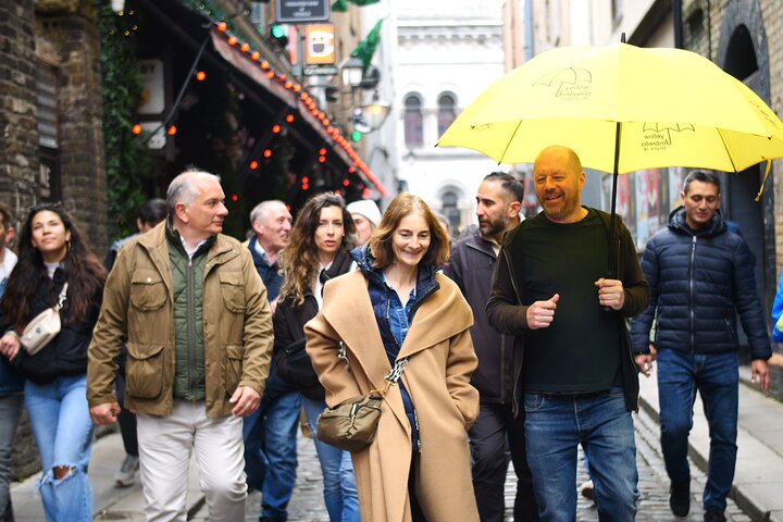 Discover Dublin's Charm: A Local's Walking Tour Adventure