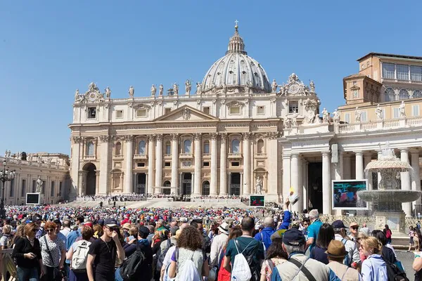 Attend Papal Address: Expert-Led Vatican Experience