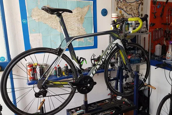 Explore Belize: Premium Road Bike Rental Adventure