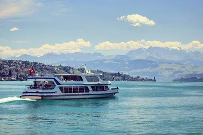 Zurich Walking Tour & Lake Cruise: See the Best of Zurich!