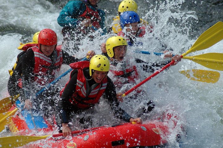 Conquer Norway's Rapids: Thrilling White Water Rafting Adventure in Dagali!