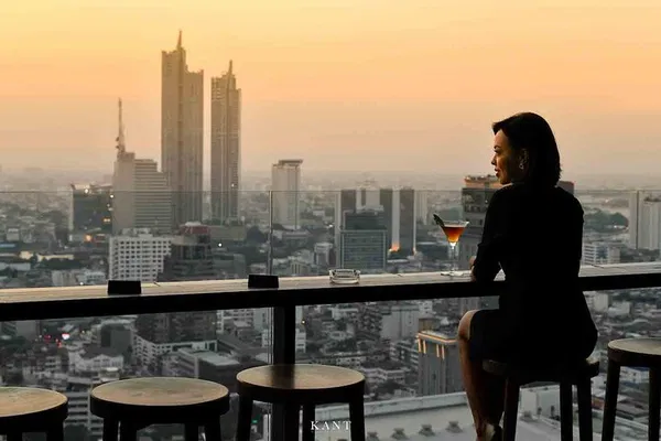 Scarlett Bangkok: Rooftop Dining with Sky-High Views!