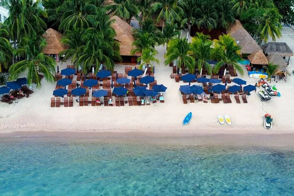 Cozumel: All-Inclusive Beach Day with Transport