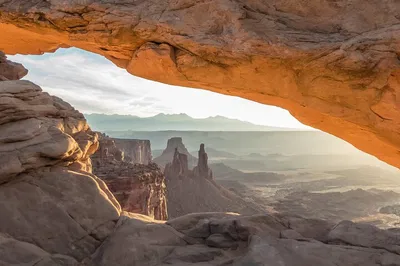 Moab's Majestic Multi-Day Tour: Arches, Canyonlands & Free HD Photos!