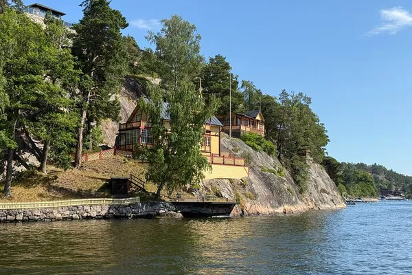 Stockholm Archipelago Summer Tour: Live Guide & Midsummer Fun!