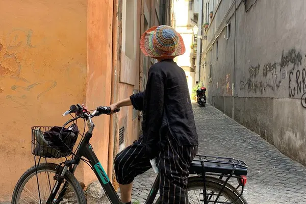 Glide Through Rome: An E-Bike Adventure with a Local Expert