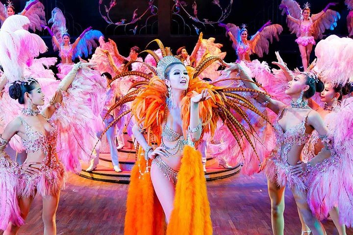 Phuket Simon Cabaret: A Dazzling Spectacle of Thai Entertainment!