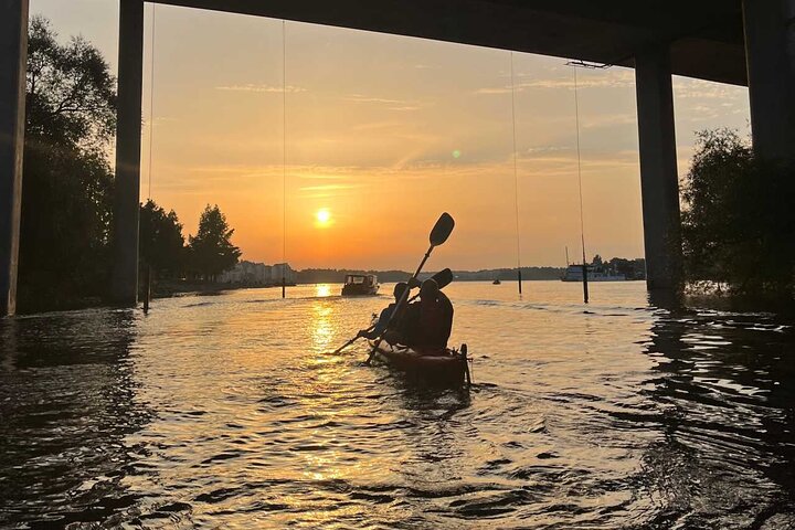 Stockholm Sunset Kayak: Paddle into Twilight with Swedish Fika