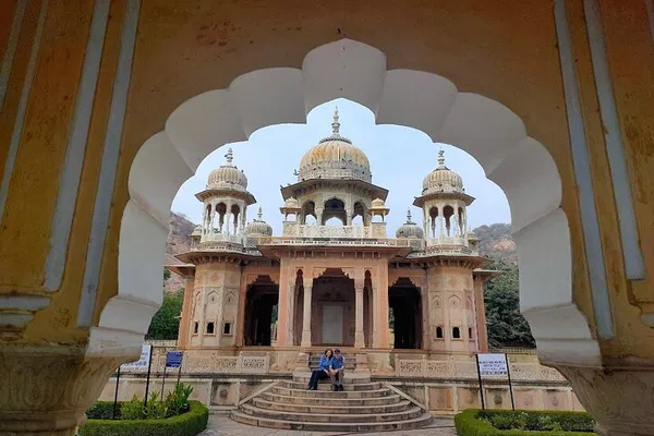 Explore Jaipur's Pink City: Unveiling Culture and Shopping Treasures