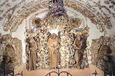 Rome: Capuchins Crypt Tour with Sacred Music Concert