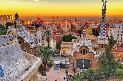 Gaudi's Wonders: Private Sagrada Familia & Park Guell Tour