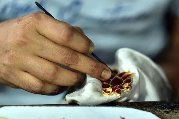 Jaipur Jewelry Tour: Craft Your Own Gem!