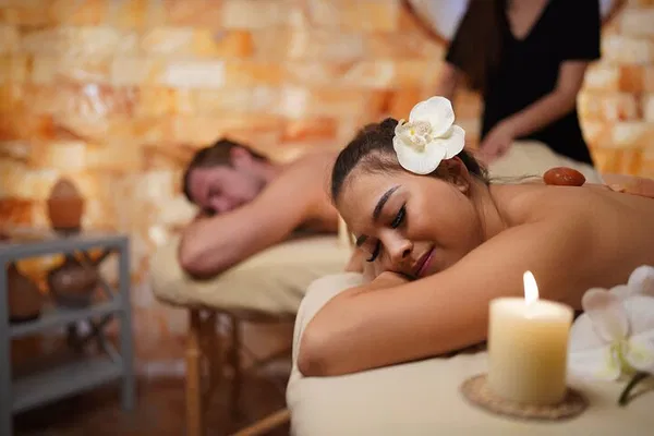 Las Vegas Couples Retreat: Hot Stone Massage & Halotherapy Bliss