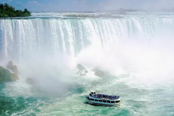Toronto, Niagara Falls & 1000 Islands: 3-Day Dream Tour