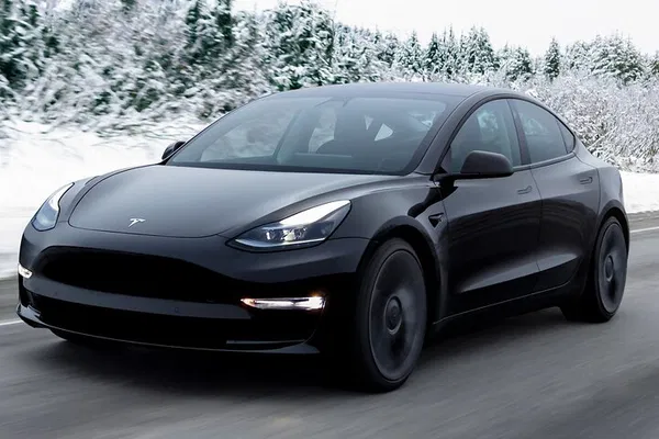 Stress-Free Montreal Airport Transfer: Private Car or SUV