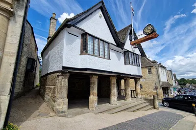 Unveiling Cotswolds Charm: An Immersive Full-Day Tour