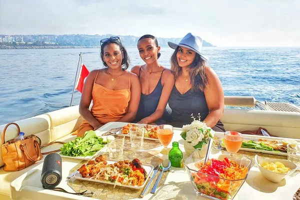 Luxurious Bosphorus Cruise: A Private Istanbul Dining Experience
