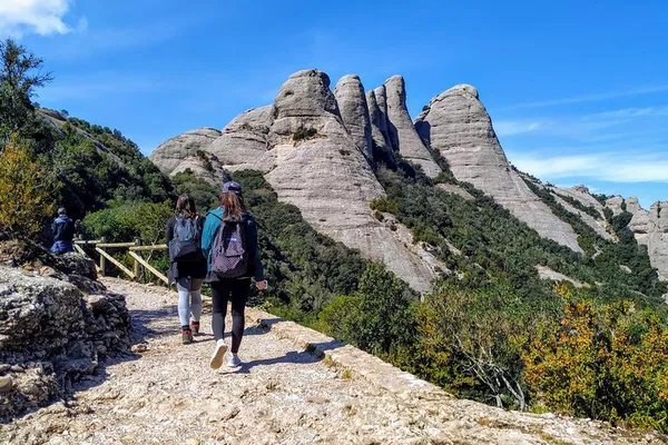 Montserrat Tour: Hike, Monastery & Market (Small Group)