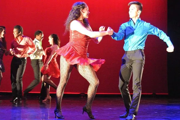 Sunset Salsa Sizzle: Ocala's Beachfront Dance Dream!
