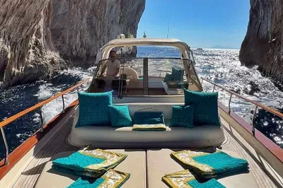 Capri Island: Exclusive Private Guided Day of Glamour and Grottos
