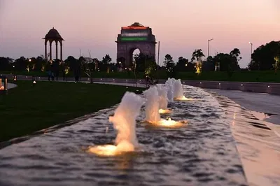 Enchanting Delhi Evenings: A 4-Hour Heritage & Spiritual City Tour