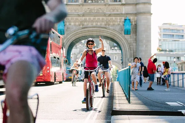 London E-Bike Adventure: Explore Iconic Sights with Ease!