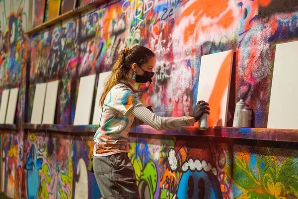 Chicago Spray Paint & Sip: Unleash Your Inner Artist!