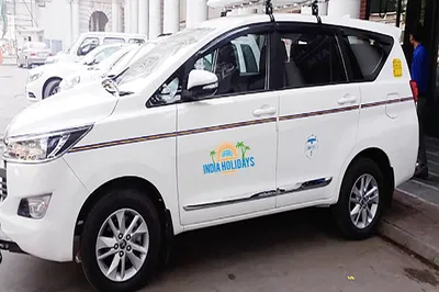 Seamless Agra Adventure: Private Delhi Airport/Hotel Transfer